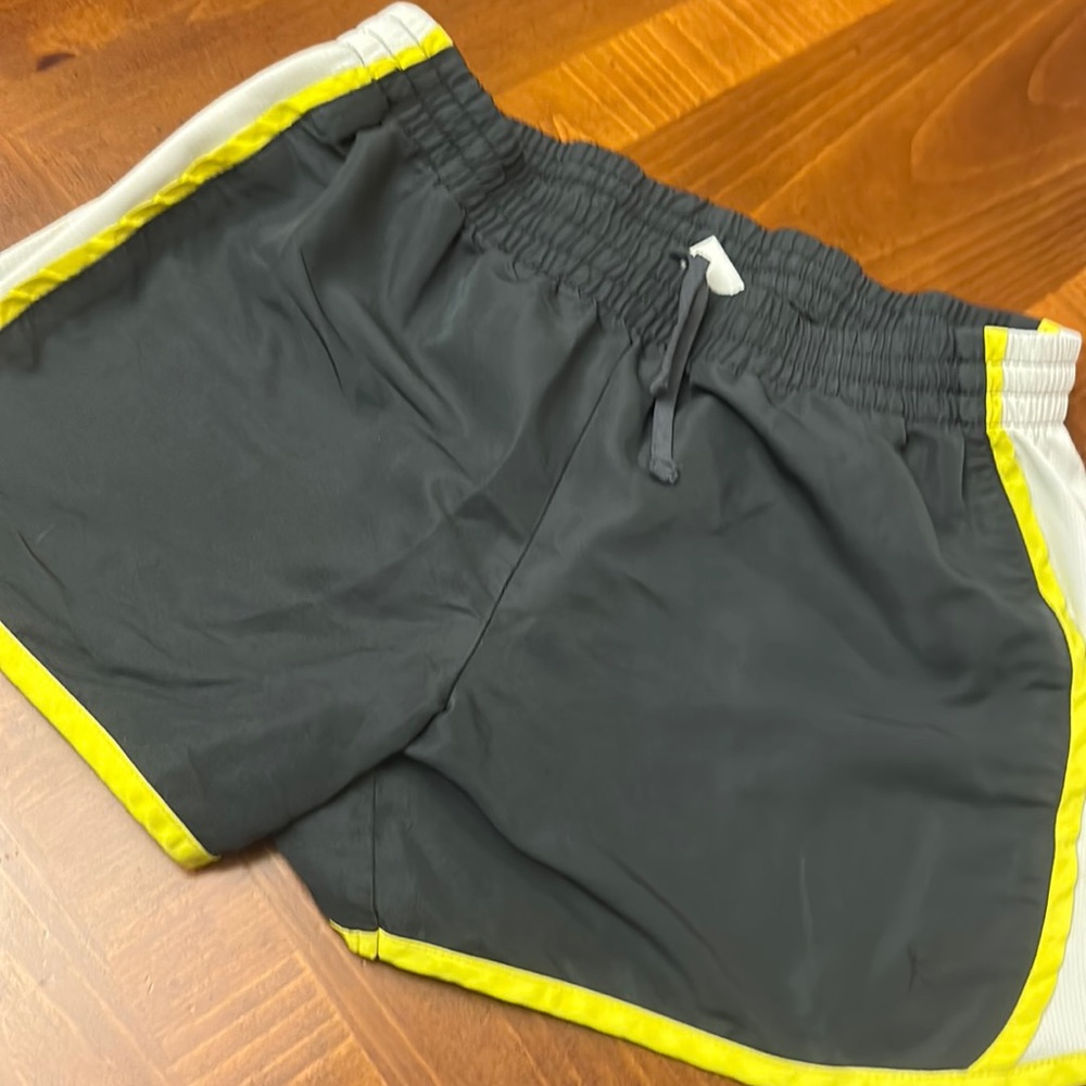 Danskin Size Small Athletic Shorts
